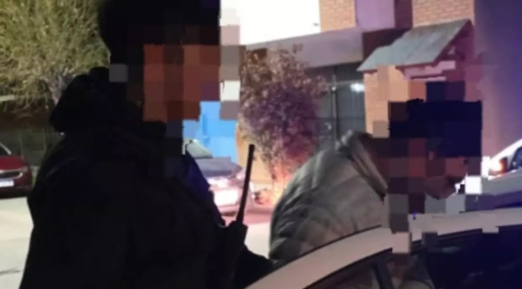 Trelew: detienen a hombre sorprendido robando dentro de un&nbsp;auto