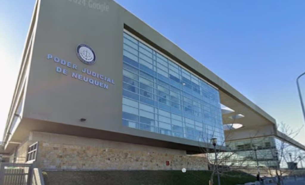 Piden 4 años de cárcel para el falso abogado que estafó $16 millones a familias de detenidos en&nbsp;Neuquén
